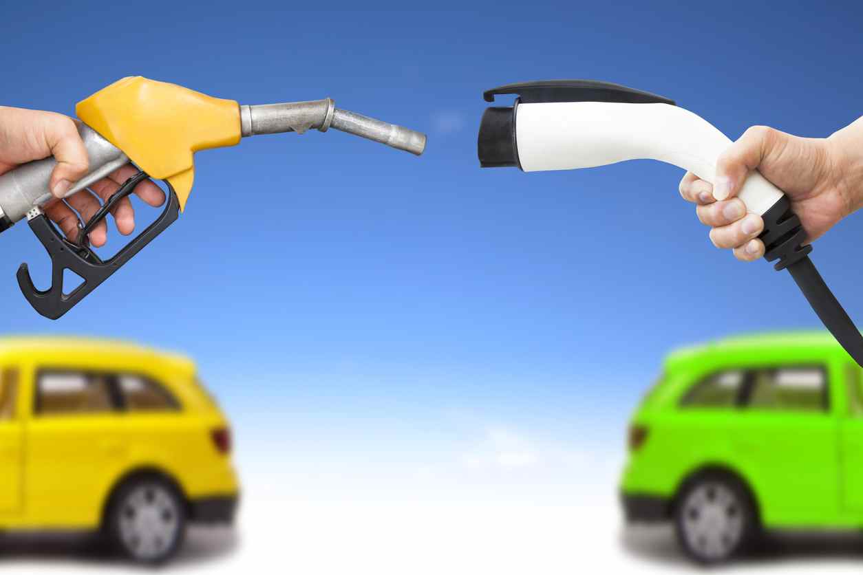 Lei - Europa - parlamento europeu - automóveis - motores a combustão - gasolina, diesel
