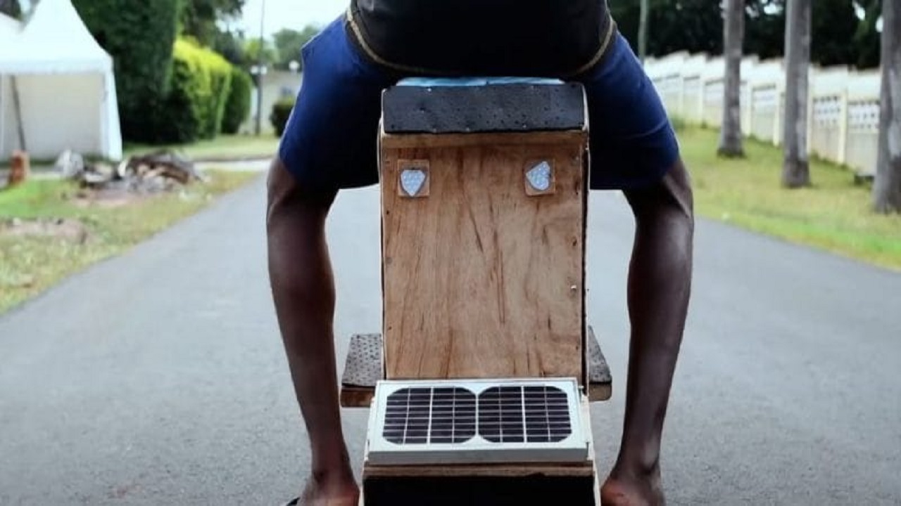 moto elétrica - motos elétrica - painel solar - painéis solares -