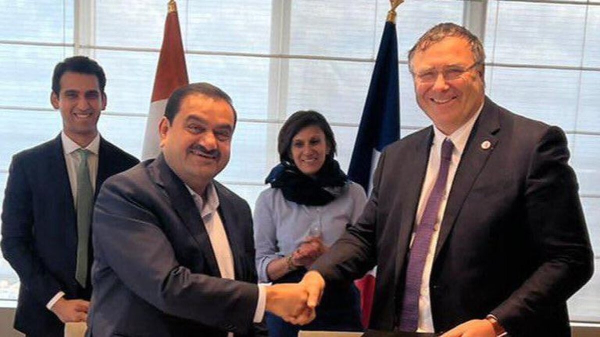 A TotalEnergies acaba de avançar na busca pelo mercado de baixo carbono e irá investir na produção de hidrogênio verde após contrato assinado com a AEL para compra de 25% de participação na ANIL, visando diversificar sua cadeia produtiva de combustíveis.