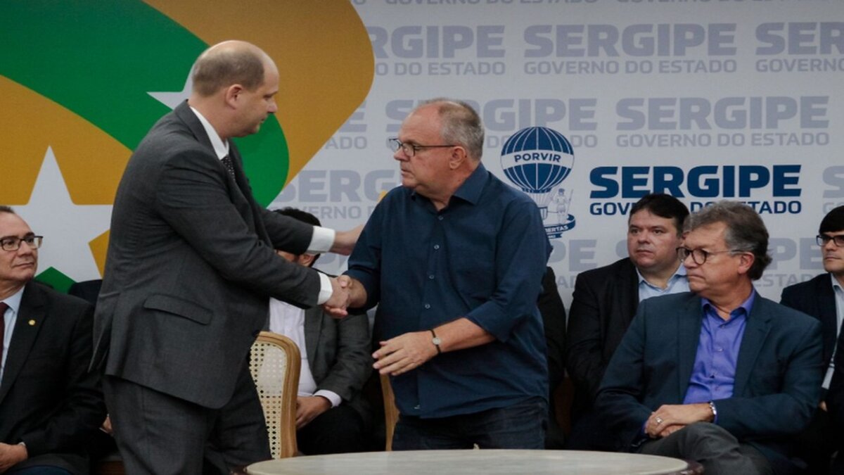 Para dar continuidade ao projeto de construção do novo gasoduto para escoamento de gás na região, a Petrobras assinou um protocolo de intenções com o Governo de Sergipe e agora busca atrair clientes para o mercado de gás natural.