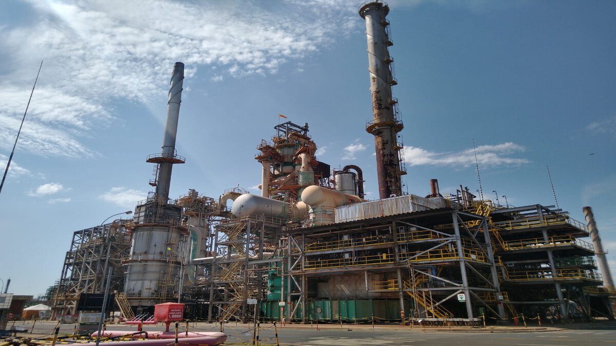 O mais novo projeto de construção de uma usina de produção e processamento de diesel na refinaria Replan será comandado pela Toyo Setal e utilizará cadeia produtiva mais sustentável, com baixa emissão de carbono em todo o processo.