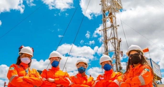 PetroReconcavo tem vagas de emprego sem ensino superior no RN e BA com inúmeros benefícios aos selecionados no processo seletivo