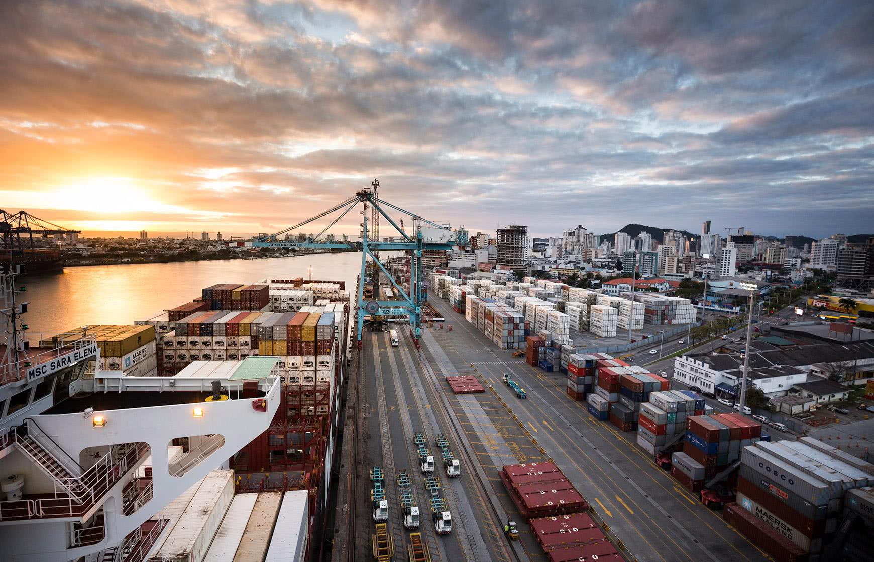 Após o adiamento do lançamento do edital de privatização do Porto de Itajaí por parte do Ministério da Infraestrutura, o convênio municipal será prorrogado e uma comitiva do complexo vai em busca de incentivos à atividade portuária na região.