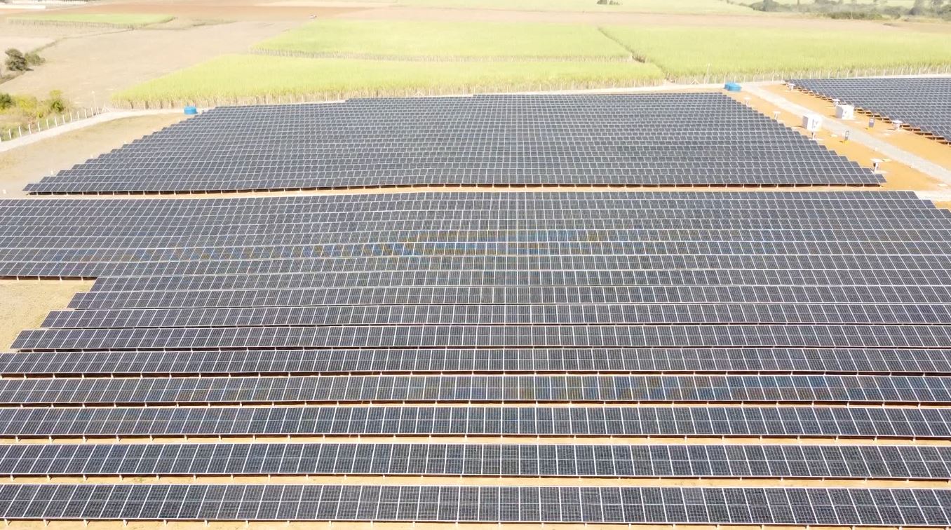 Âmbar Energia inaugura usina solar no interior de SP com 2.352 painéis solares
