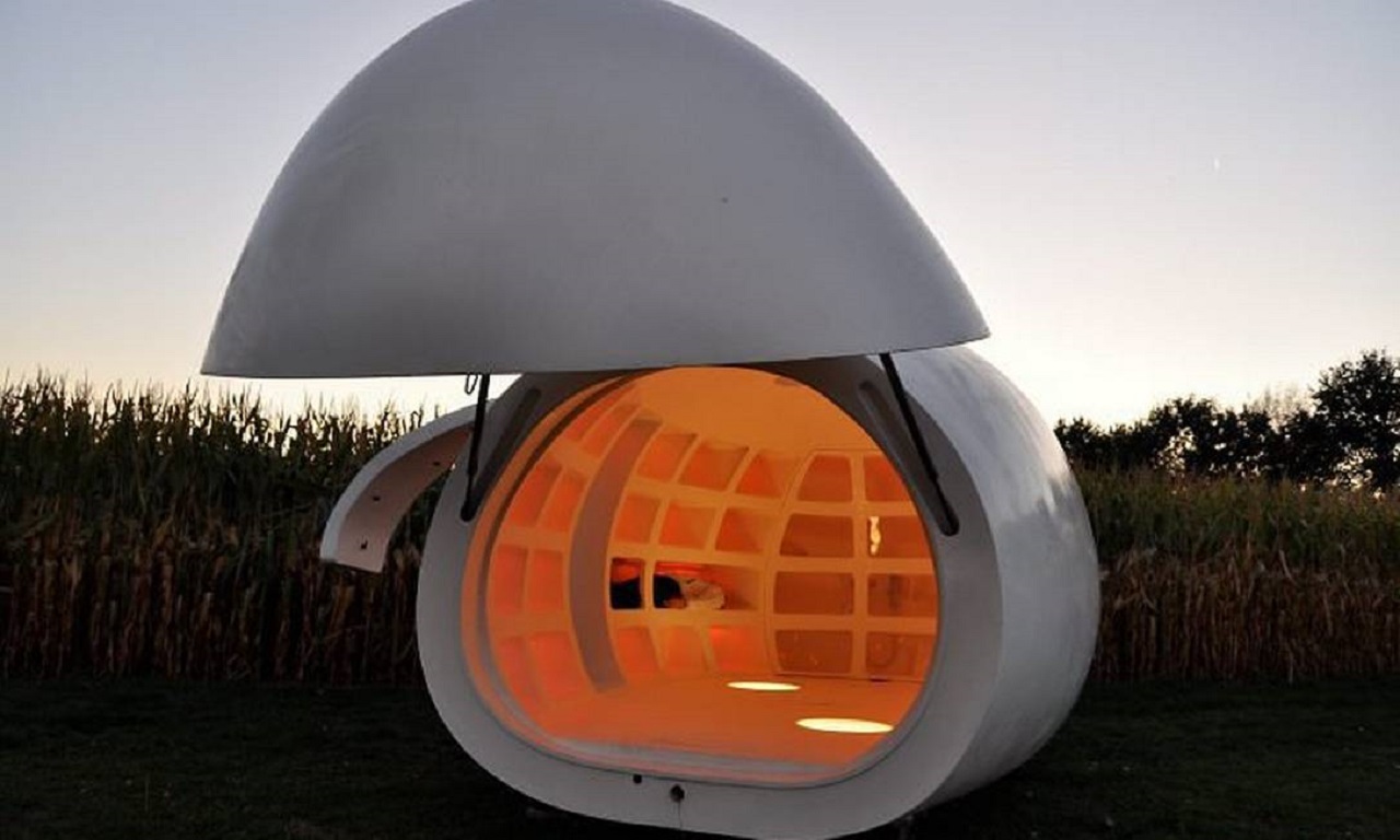 Empresa desenvolve moradia em formato de ovo que gera energia limpa, capta água da chuva e pode ser facilmente transportada