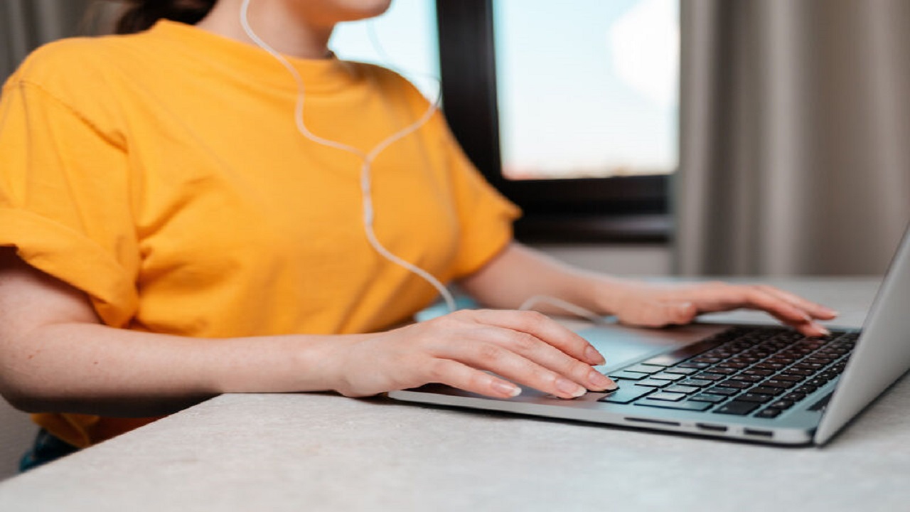 Empresa internacional EY está com 1.000 vagas abertas em cursos de qualificação gratuitos para candidatos de todo o Brasil