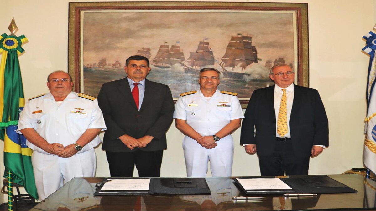 Os submarinos da classe Riachuelo e Humaitá da Marinha do Brasil receberão os serviços de manutenção da companhia Itaguaí Construções Navais (ICN) pelos próximos 22 meses após a diretoria da Marinha firmar acordo com a empresa da indústria naval.