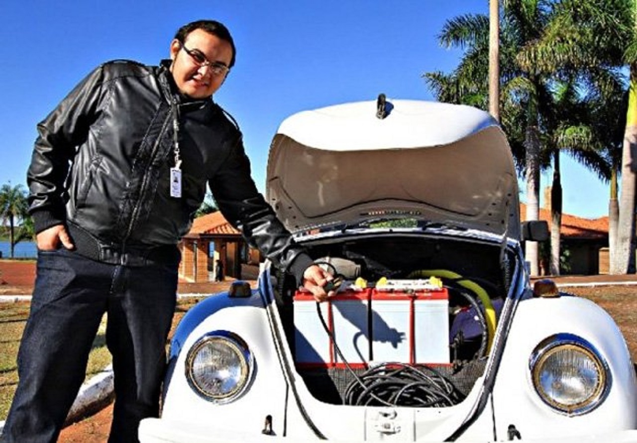 Engenheiro transforma fusca em carro elétrico capaz de rodar 100 km por menos de R$ 4,00
