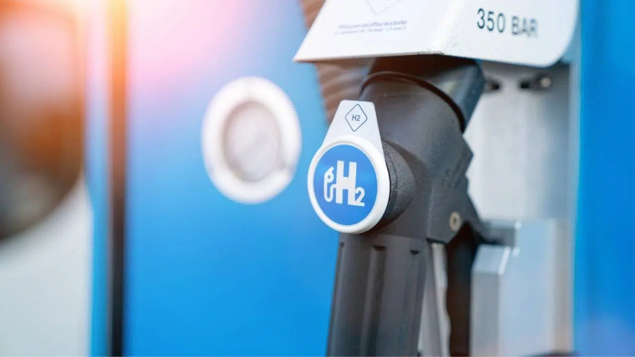 Instituto do Recife utiliza espaço para abastecer carros com hidrogênio verde