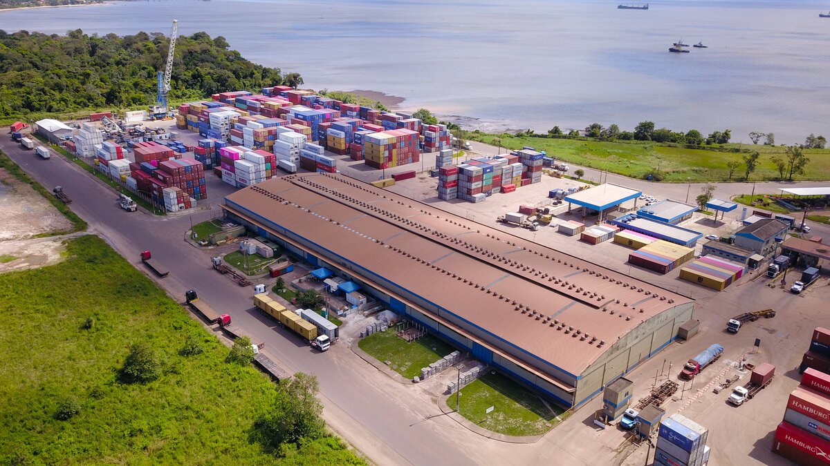 Os investimentos de R$ 120 milhões, que estão previstos pela Santos Brasil para o Tecon Vila do Conde, trarão uma série de benefícios na expansão da movimentação de cargas com obras de ampliação da estrutura e aquisição de novos equipamentos.