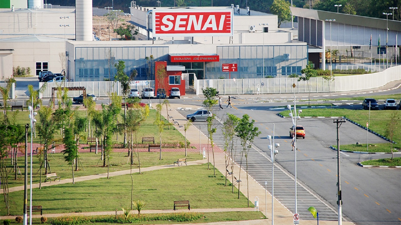 SENAI abre 5 mil vagas em cursos técnicos gratuitos e online para formação de novos profissionais nas áreas de Tecnologia, Eletromecânica, Mecatrônica e mais