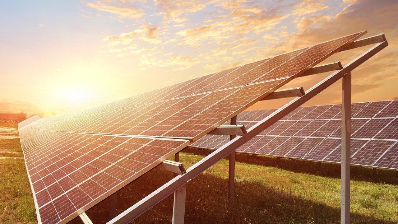 O Projeto Sol do Cerrado é um dos maiores empreendimentos de produção de energia solar em toda a América Latina. Os investimentos bilionários da Vale começarão a dar frutos em breve, após o início da produção do recurso no parque solar.