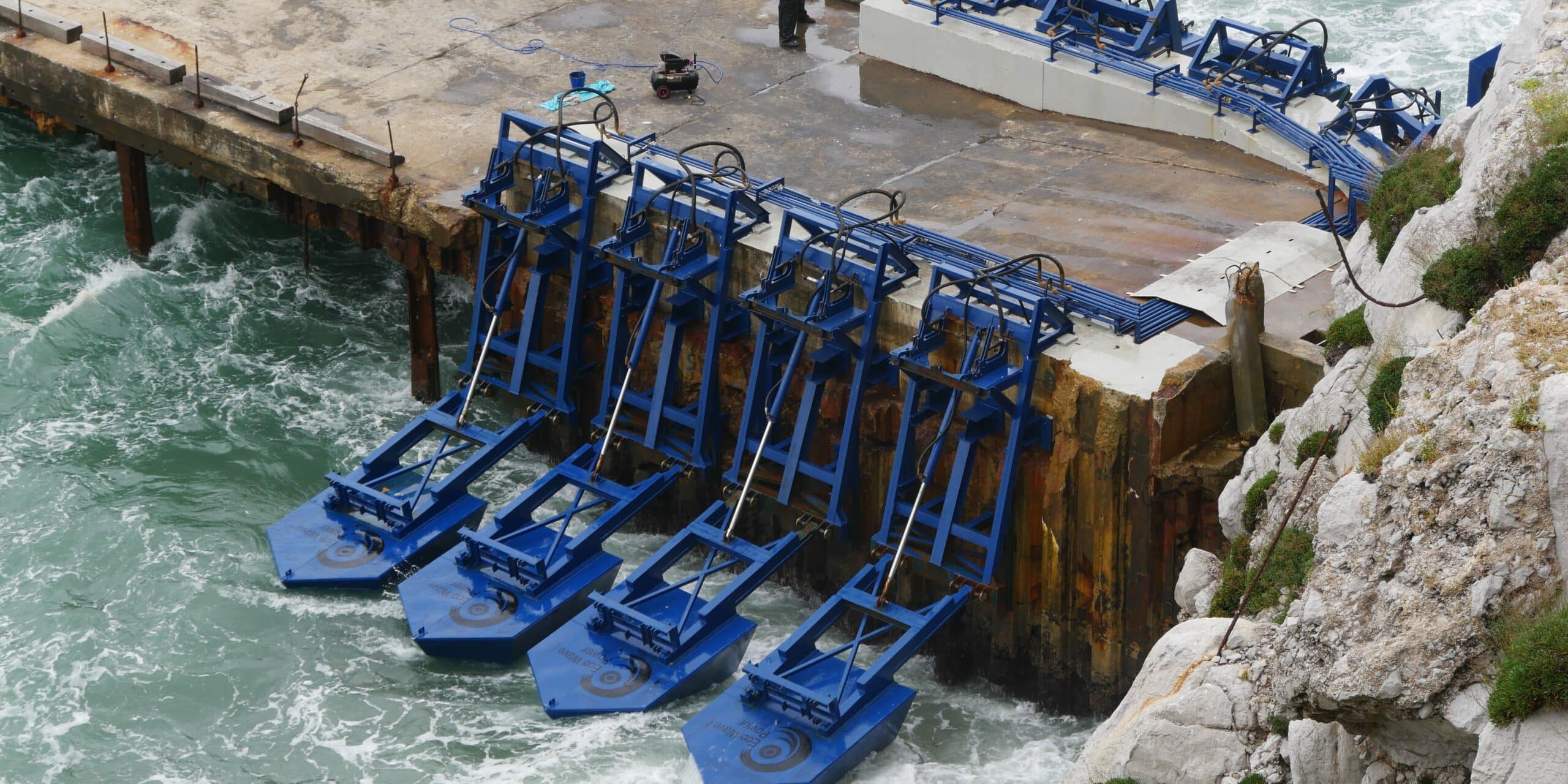 Empresa inicia construção da maior usina de energia de ondas do mundo