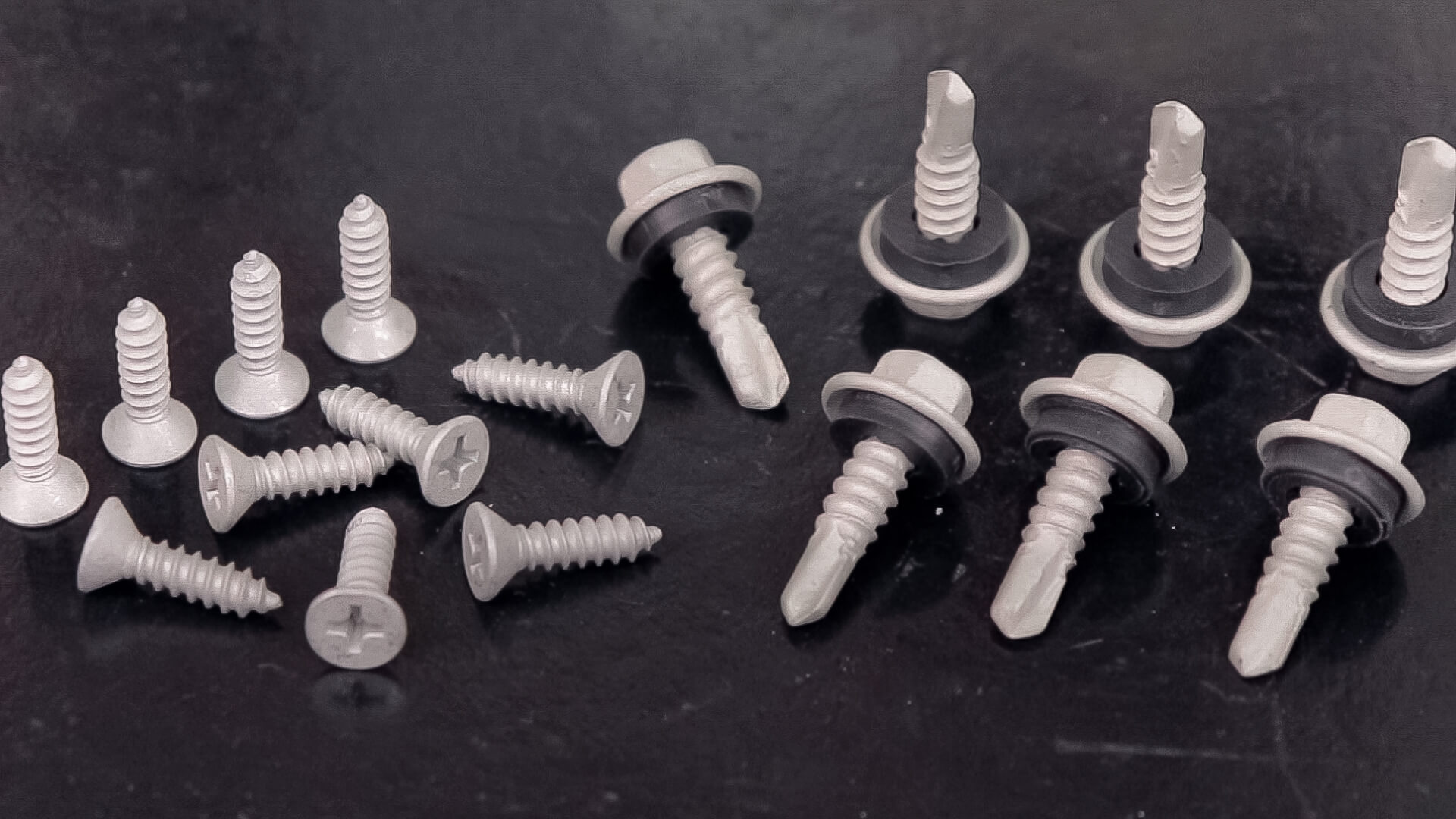 De que forma a nanotecnologia beneficia a fabricação de parafusos?