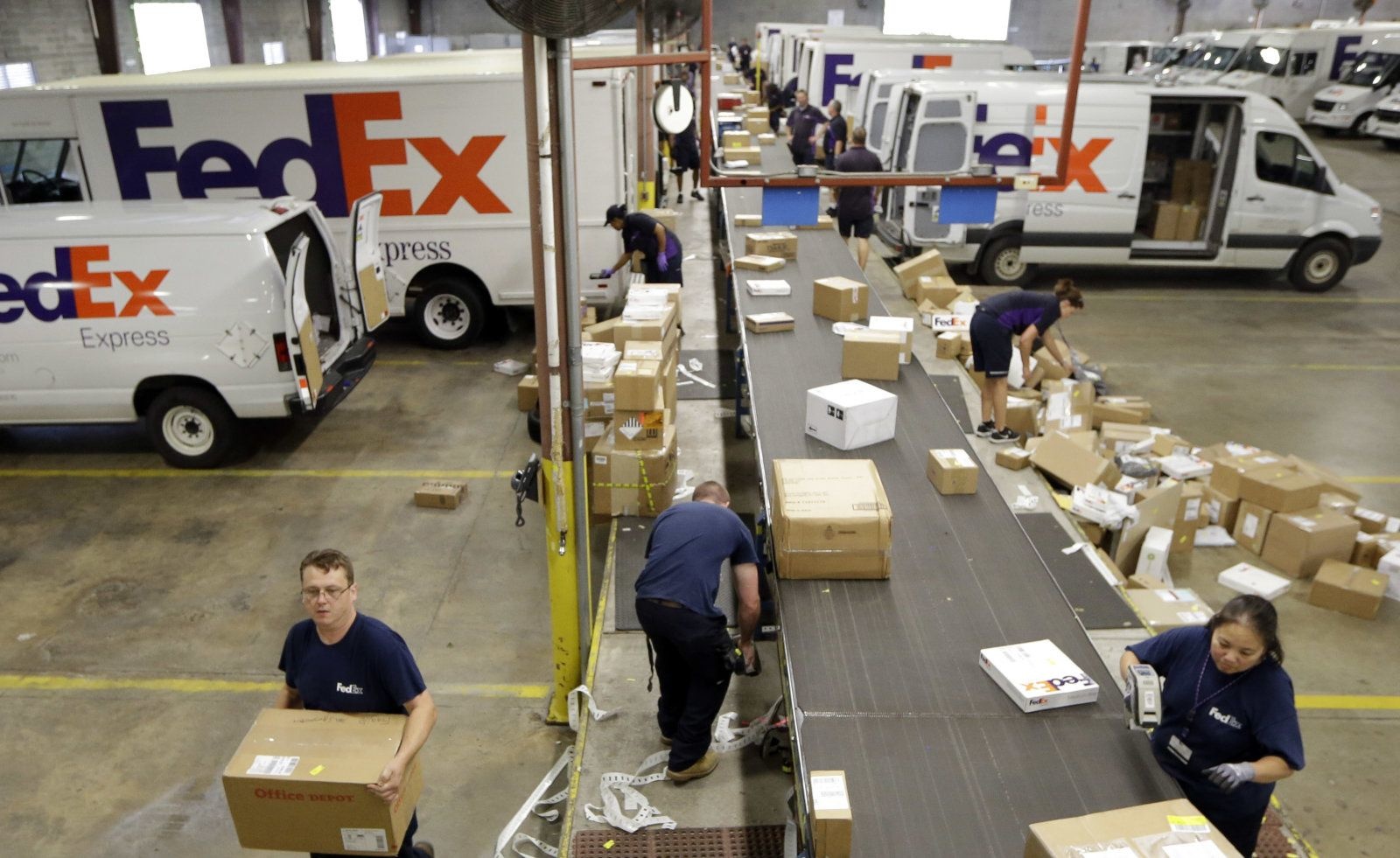 Fedex - emprego - vagas - logistica - transporte - técnico - operador - auxiliar - ensino médio - SP