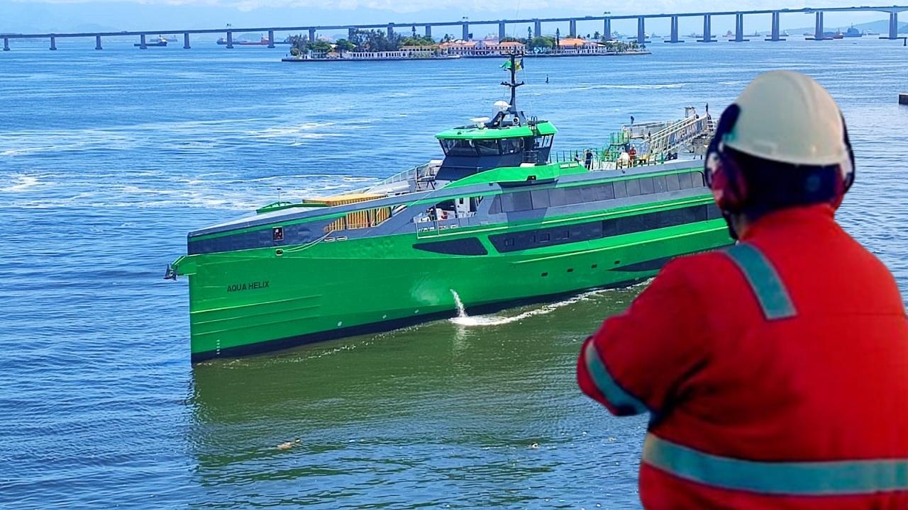 Embarcar em plataformas de petróleo offshore de navio? Holandesa está no Brasil para lançar alternativa à logística de trabalhadores que já foi muito utilizado no Brasil nas décadas de 70, 80 e 90.