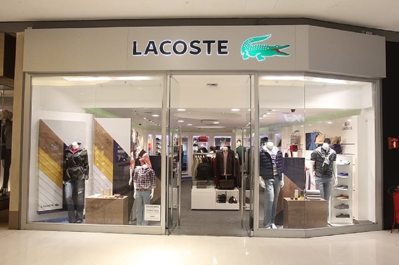 Lacoste, marca global premium presente em mais de 100 países, oferece vagas de emprego para profissionais de SP e RS