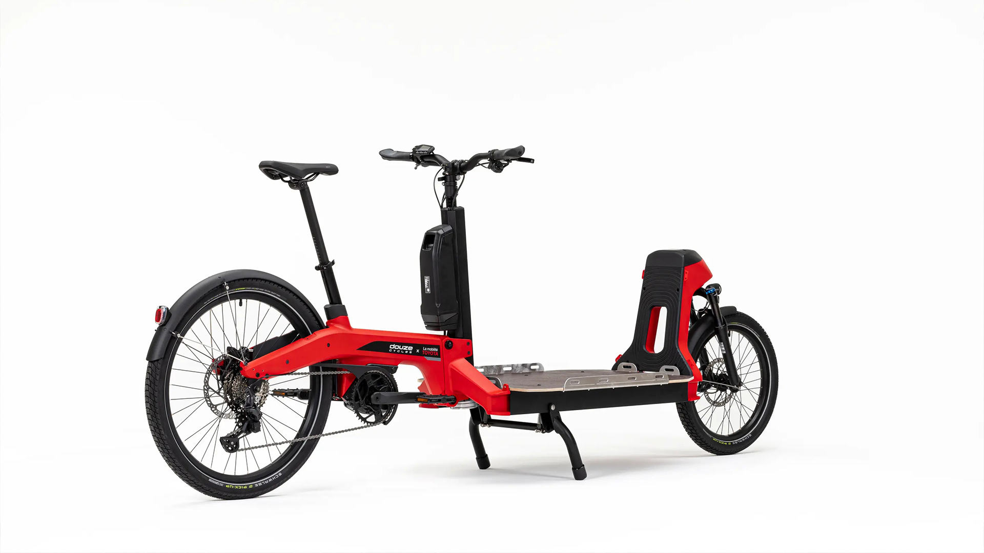 TOYOTA cria bicicleta elétrica de carga capaz de levar até três pessoas ou 100 kg de materiais diversos, com bateria de 500 Wh e 100 Km de autonomia