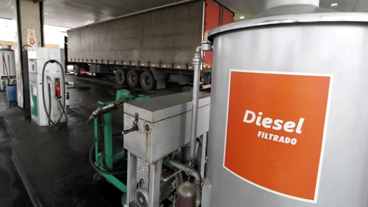 Governo brasileiro anuncia aumento da mistura de biodiesel, e especialistas veem como positiva a consulta a todos os envolvidos antes da alteração no combustível