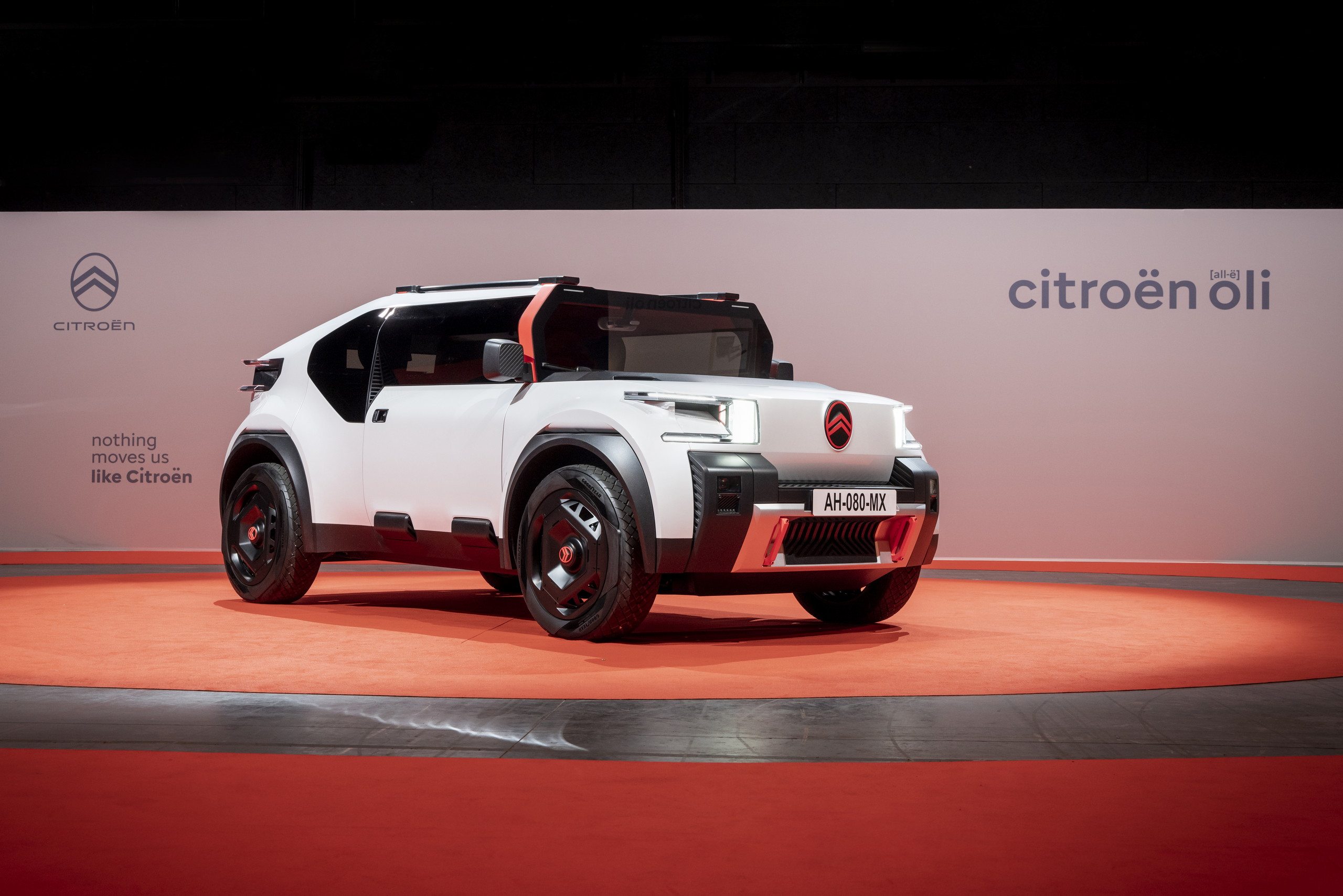 Unindo a sustentabilidade e a tecnologia, Citroën aposta em peças produzidas a partir de papelão em novo projeto, o carro elétrico Oli.