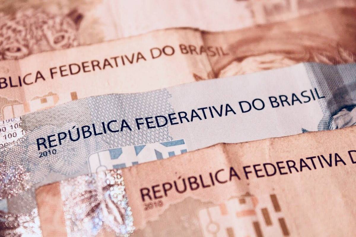 O Tesouro Nacional vem esperando que a dívida pública federal consiga atingir cerca de até R$ 6,8 trilhões no ano de 2023