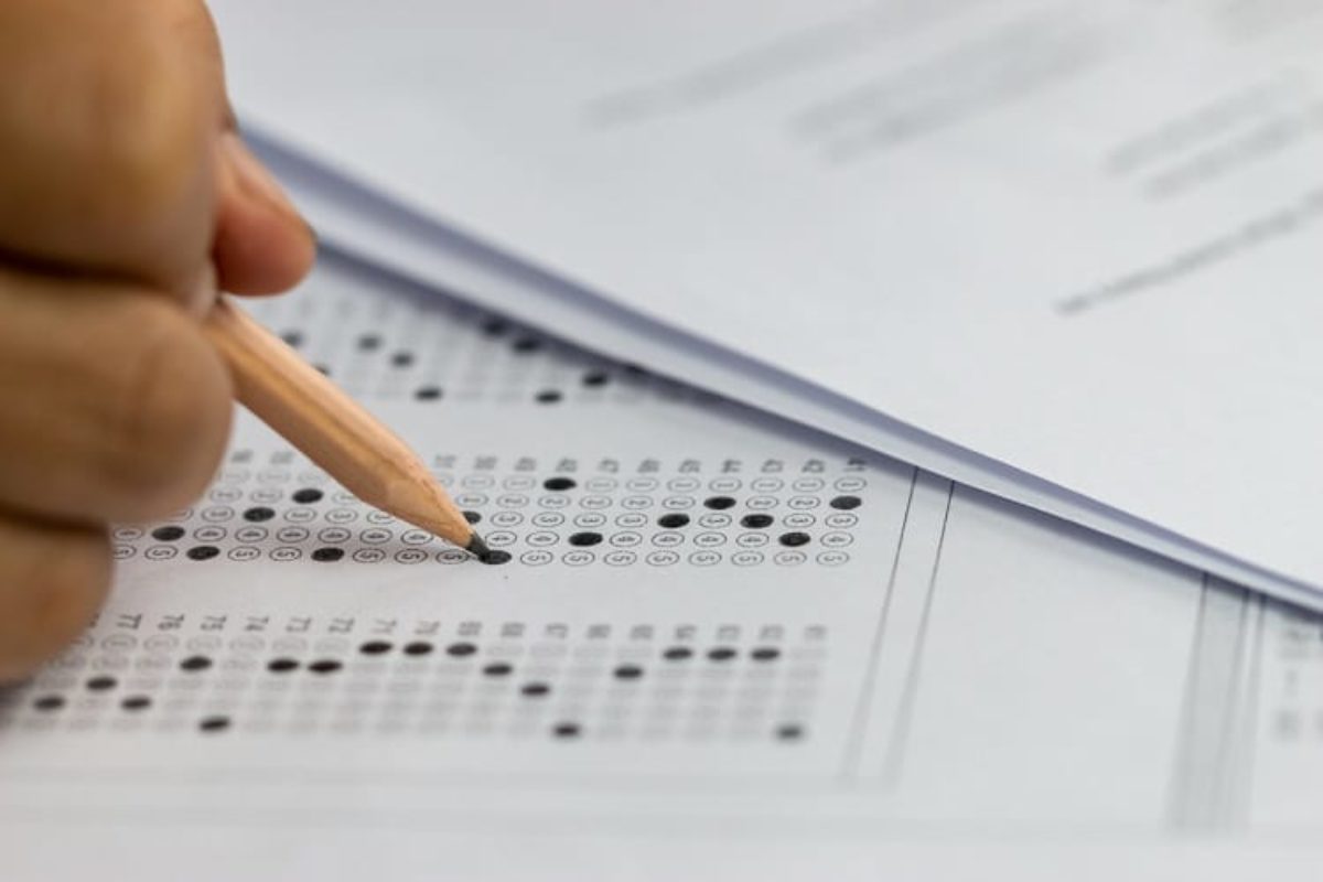 UNIRIO-RJ: Universidade Federal do Estado do Rio de Janeiro abre concursos com vagas para professor Adjunto com salário podendo chegar até R$9.216,18