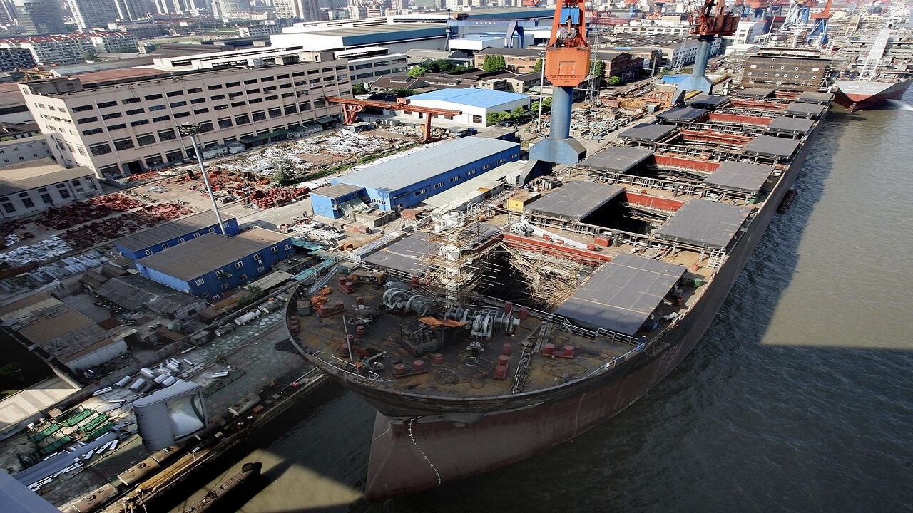 China se consolida como líder mundial em transporte de gás com novo navio intermodal