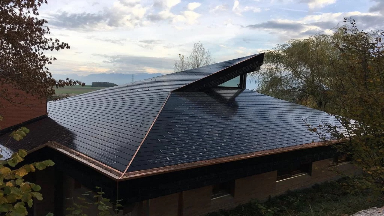 Novas telhas solares se encaixam em qualquer tipo de casa e prometem oferecer soluções eficientes e duradouras