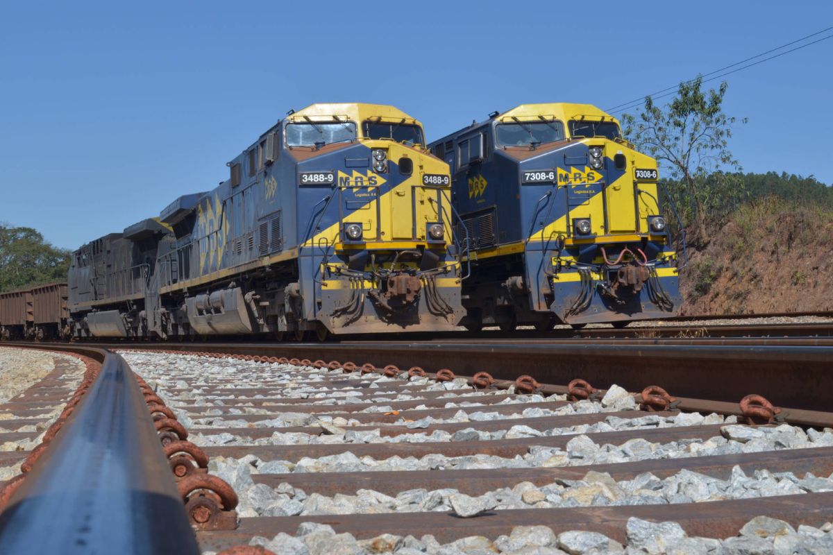 ferrovia macaé rio de janeiro petróleo ferro empregos