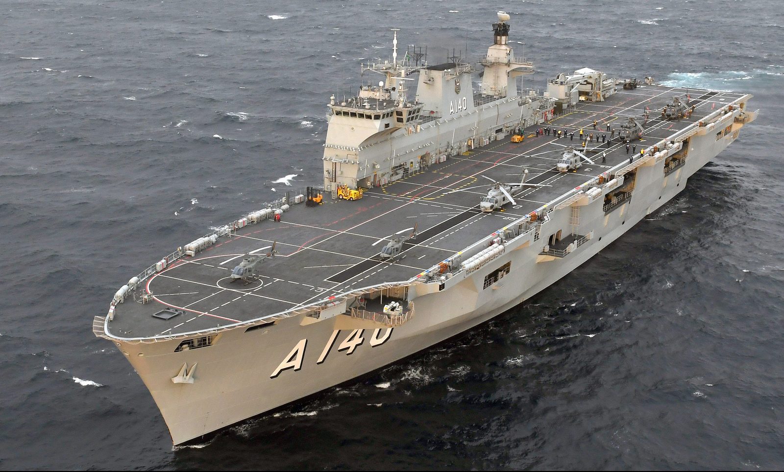 As chuvas recentes no litoral do estado de São Paulo vem causando fortes impactos à população da região. A Marinha do Brasil mobilizou o maior navio de sua frota, o Atlântico, para reforçar a segurança e atender às vítimas de tragédias no estado.