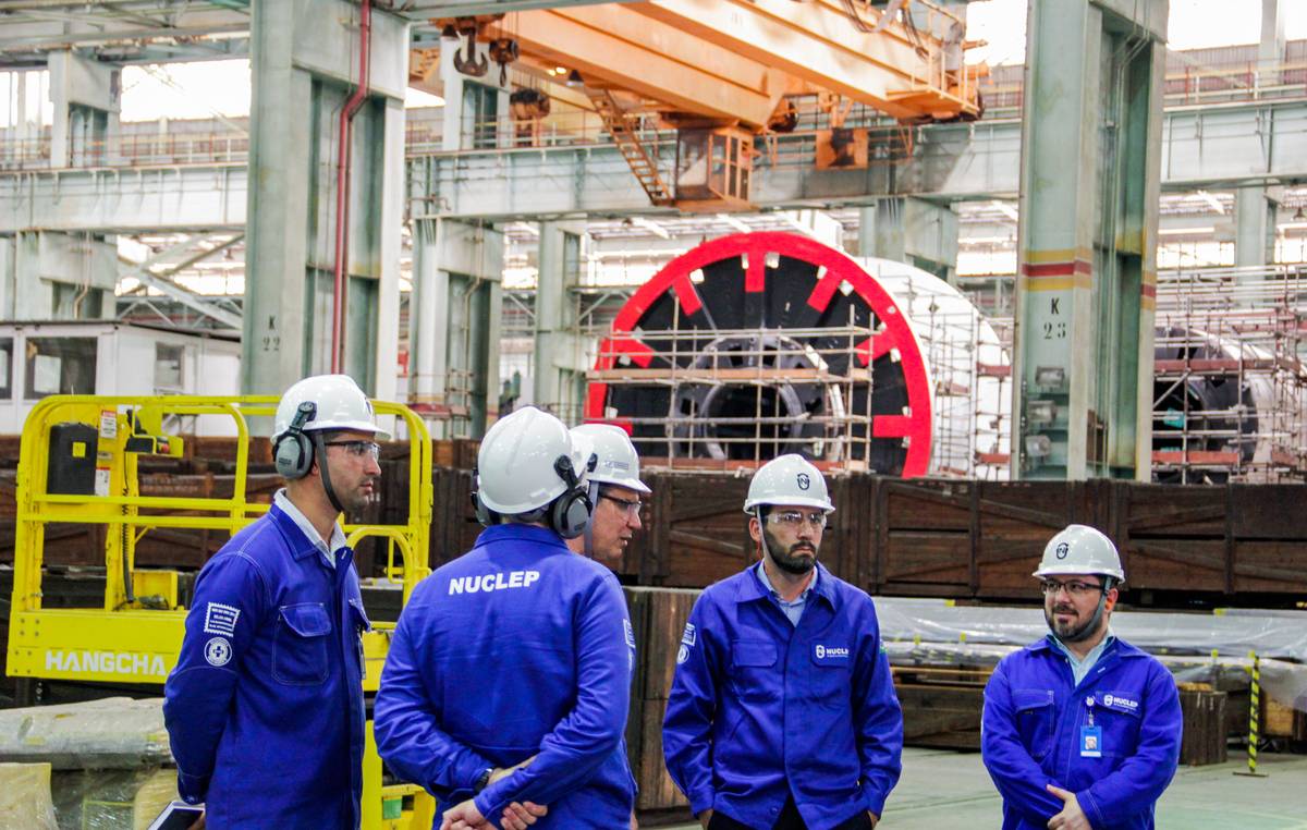 Na última semana de janeiro, o Nuclep, durante encontro com representante do Tesouro Nacional, teve a oportunidade de apresentar as principais atualizações relatadas nas áreas de Defesa e Óleo & Gás. O encontro permitiu apresentar o que vem sendo feito pelo órgão e o impacto que os procedimentos podem trazer ao longo do tempo.