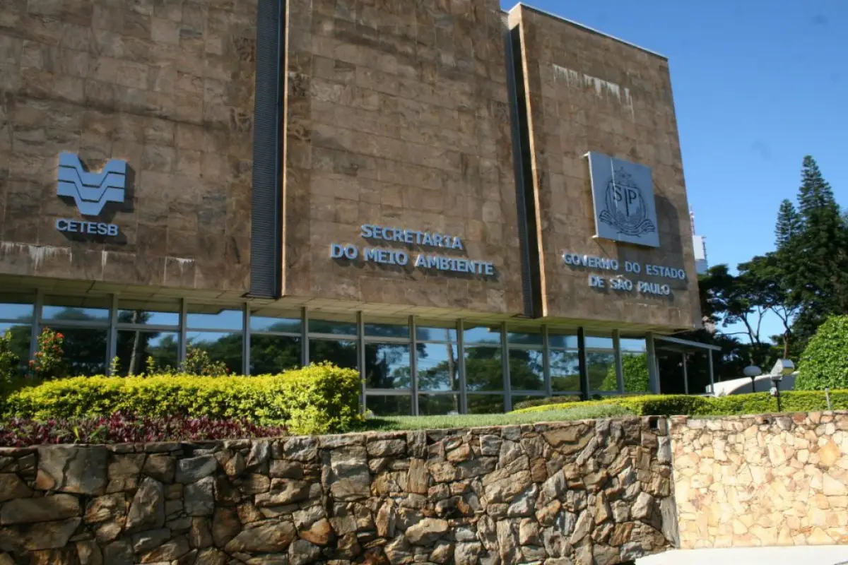 CETESB - regulamentações de produtos químicos