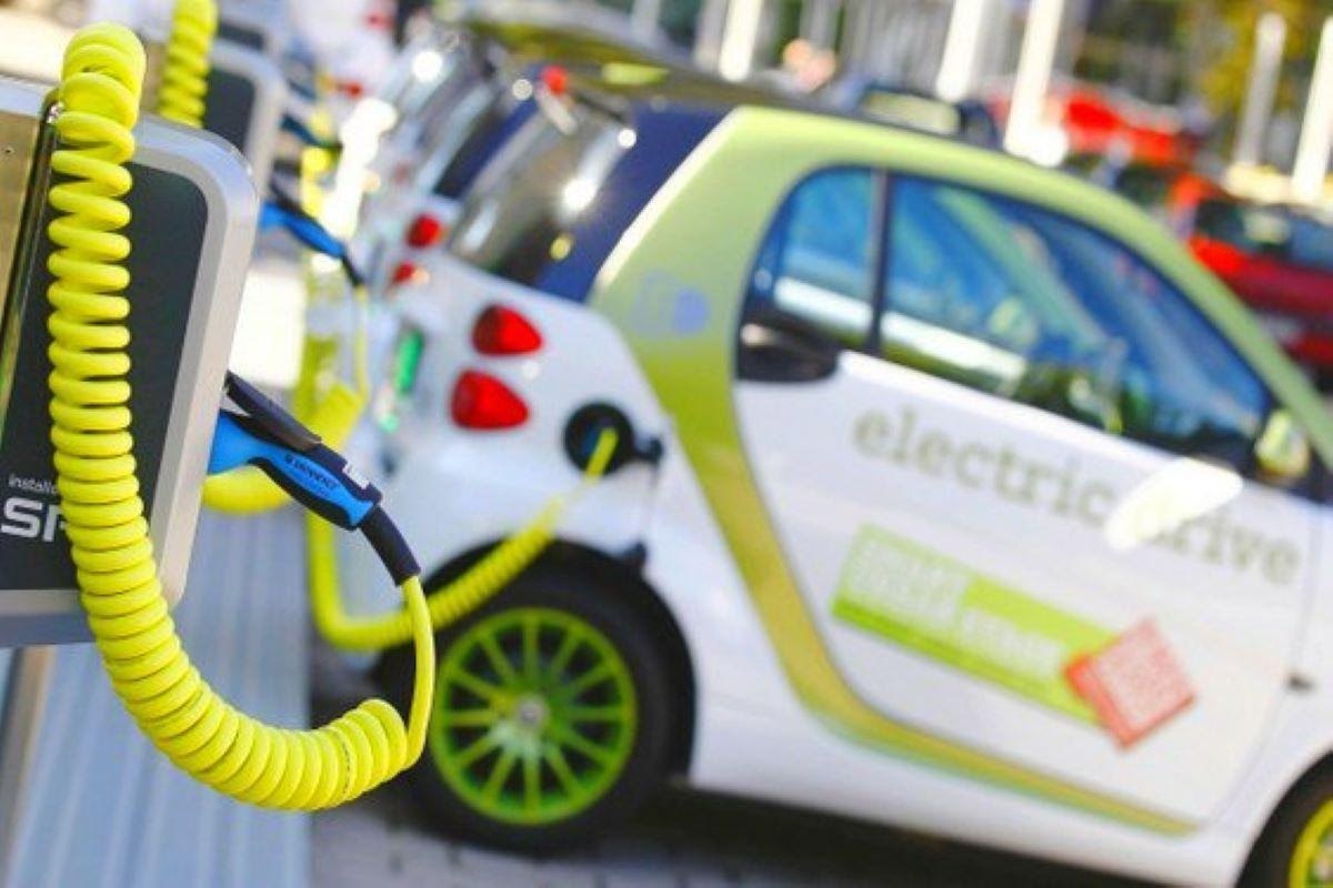 carros elétricos crescem no Brasil