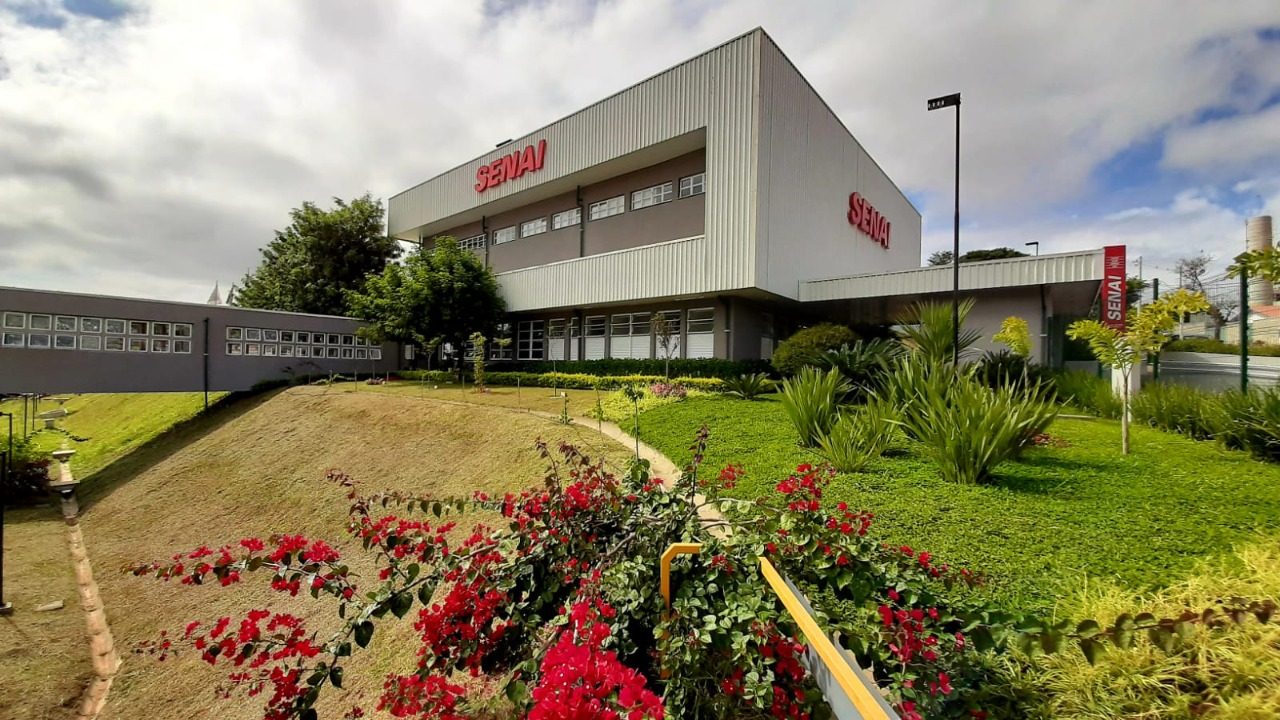 Capacitação gratuita: SENAI abre inscrições para mais de 500 vagas em cursos gratuitos online e presenciais em diferentes estados 