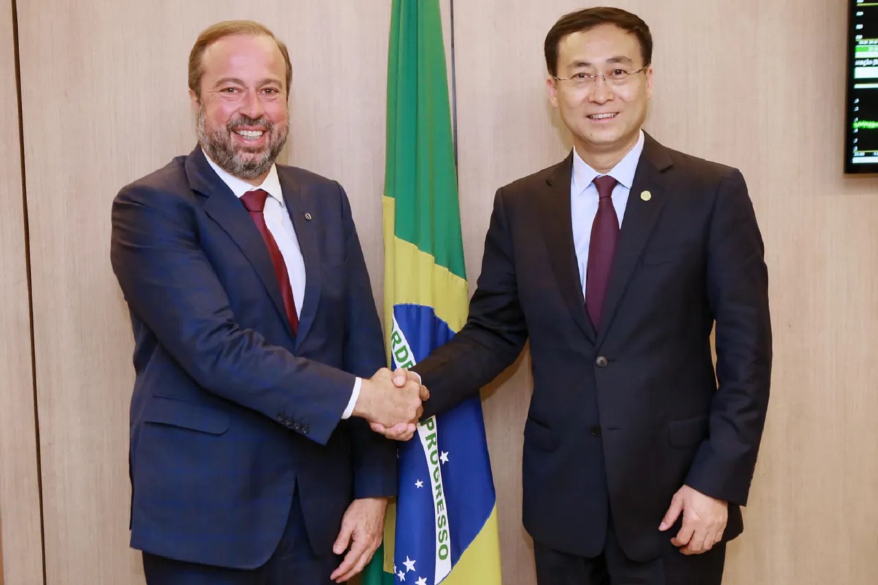 Investimento de US$ 10 bilhões em energia renovável pode chegar ao Brasil por iniciativa de empresário da China