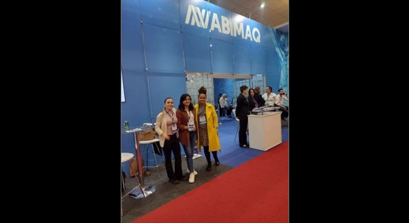 trio de mulheres jornalistas