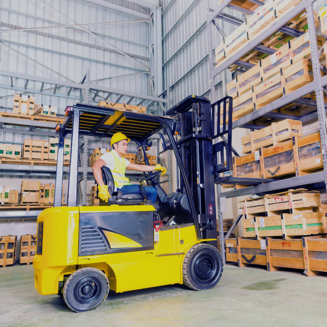 Empilhadeiras estão entre os veículos mais utilizados para otimizar os processos industriais