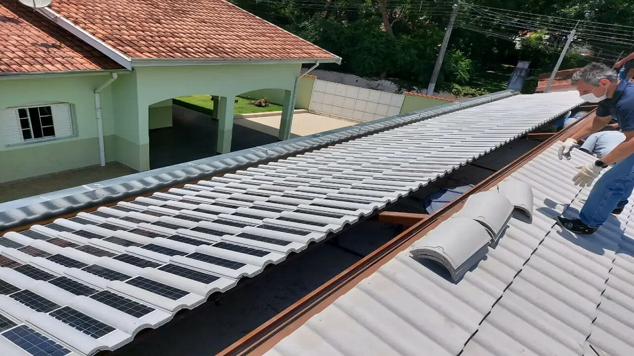 Eternit está em busca de uma residência modelo para instalar telhas fotovoltaicas de graça