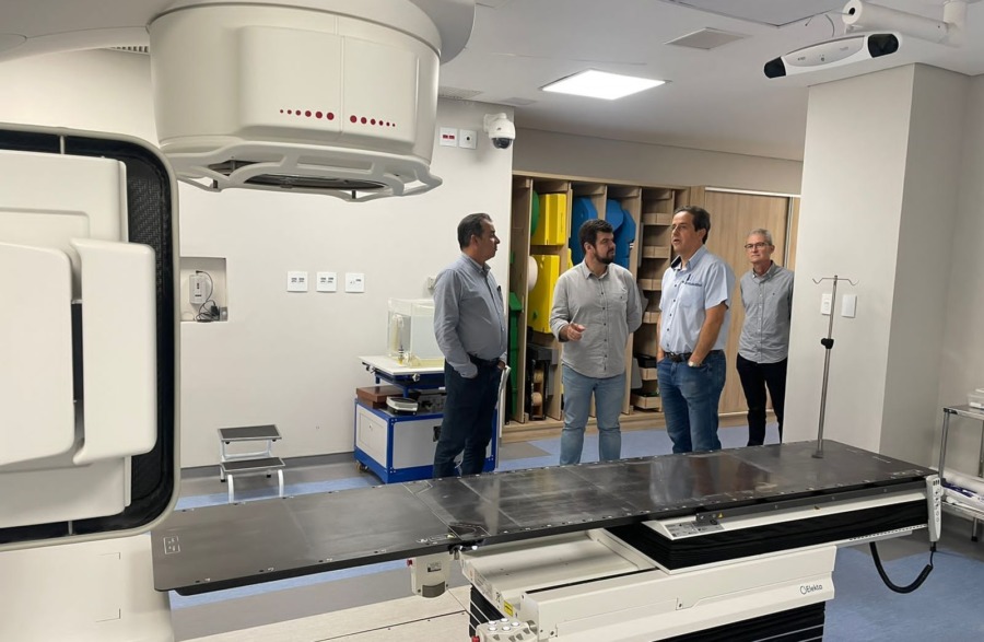 Prefeito de Macaé em reunião com o grupo Leal Varella que vai gerar empregos na cidade