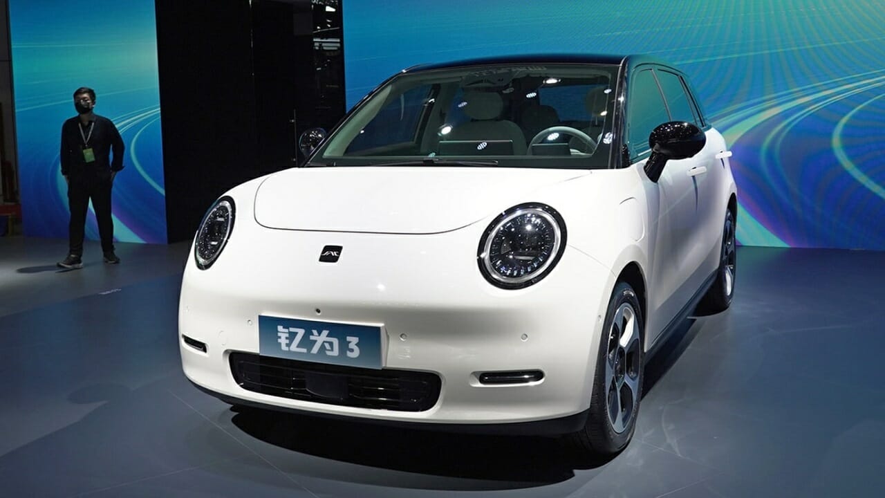 Acabou para o BYD dolphin? JAC Motors apresenta o YIWEY 3, carro elétrico de R$ 68 mil - CONFIRMADO NO BRASIL!