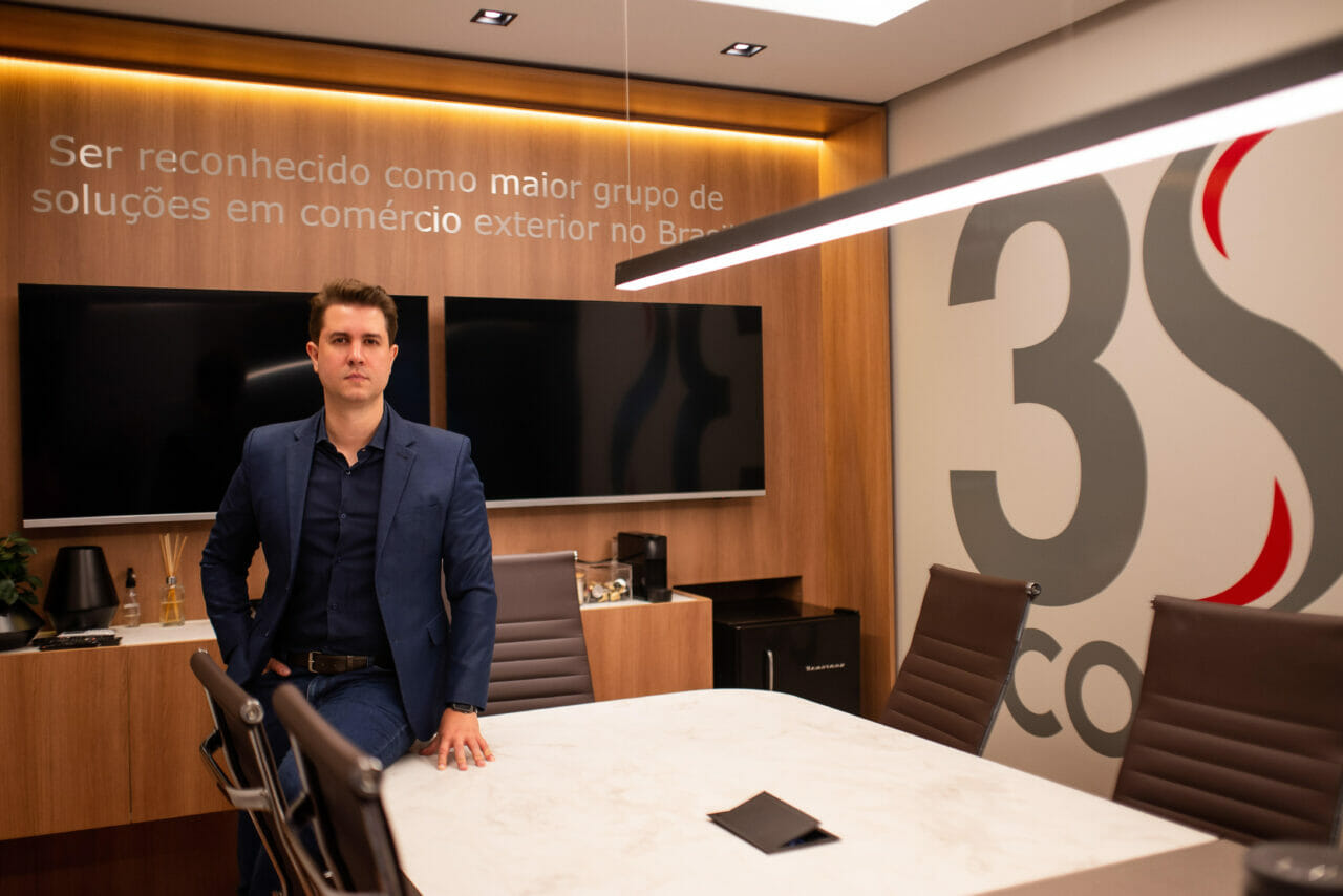 Lucas Vogt Schommer atua há 15 anos em consultoria e assessoria técnica em negócios internacionais no Brasil e exterior