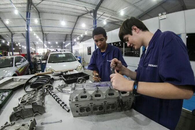 Firjan Senai abre 7.335 vagas em cursos gratuitos nas áreas de  Construção Civil, Energias Renováveis, Logística, Mecânica Industrial e dezenas de outros cursos