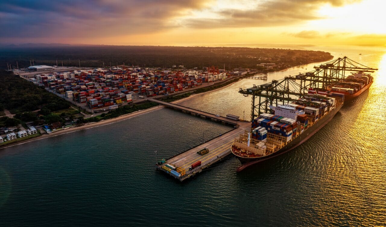 O terminal privado está localizado no Litoral Norte de Santa Catarina e é considerado um dos mais ágeis, eficientes e sustentáveis da América Latina.