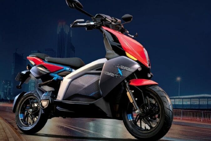 Renomada fabricante de motos e triciclos, lança moto elétrica com 140 km de autonomia por R$ 14.800