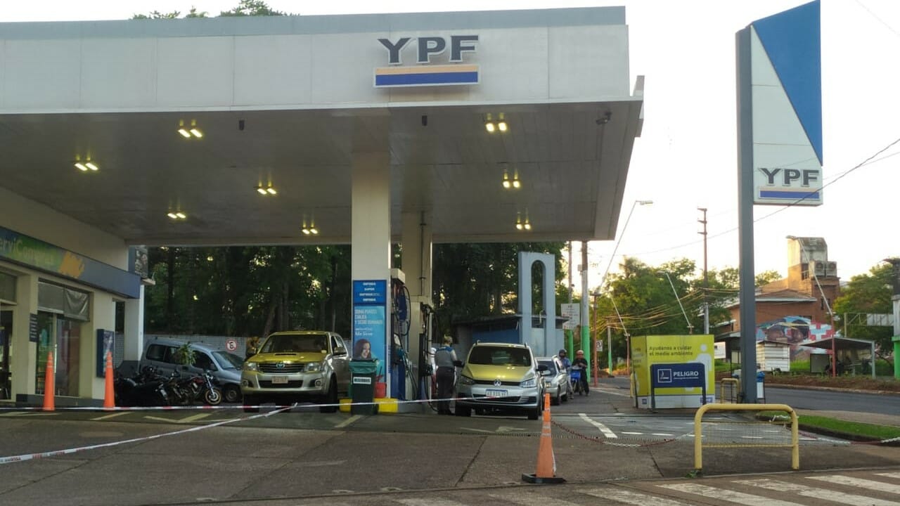 Em meio à desvalorização da moeda e ao aumento de 12,5% nos preços dos combustíveis, as empresas petrolíferas na Argentina concordaram com o governo em manter os preços inalterados até as eleições de outubro.