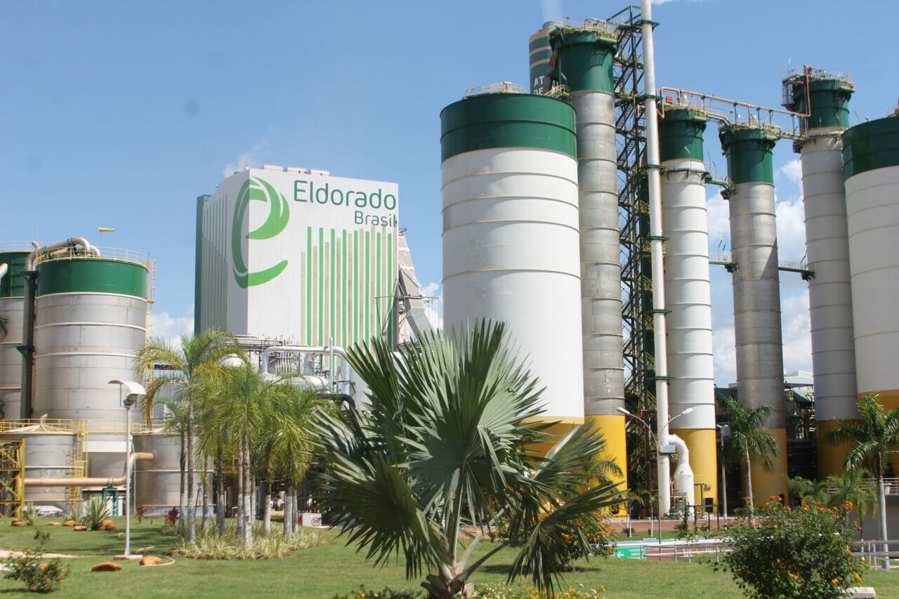 O fundo árabe FIP Agroenergia assumiu controle de duas usinas de açúcar e álcool no Mato Grosso do Sul, a Usina de Santa Luzia e Eldorado. O investimento de R$ 1 bilhão será essencial para destacar a produção das fábricas.