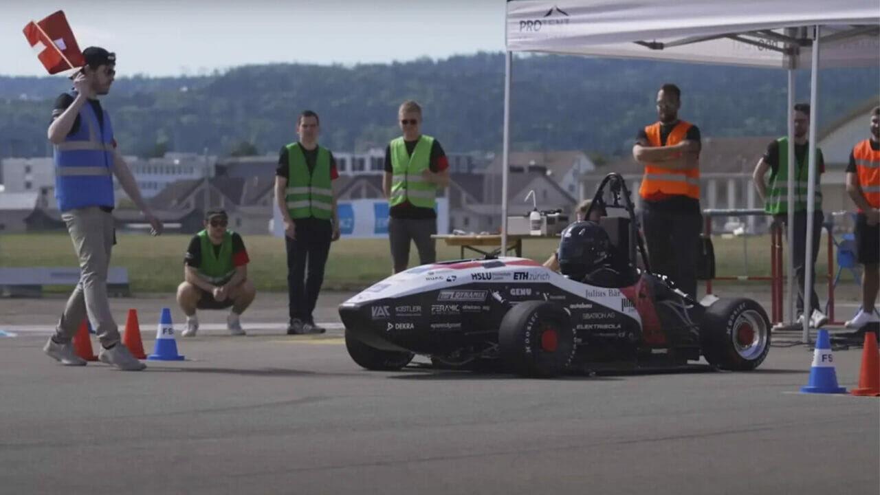 Mais rápido que um carro de Fórmula 1, esse carro elétrico chega a 100 km h em menos de 1 segundo e entra para o Guinness World Records