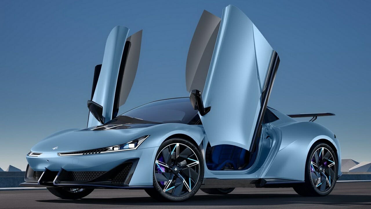Primeiro hipercarro elétrico do mundo chega ao mercado com 1.220 cv de potência e vai de 0 a 100 kmh em 1,9 segundos
