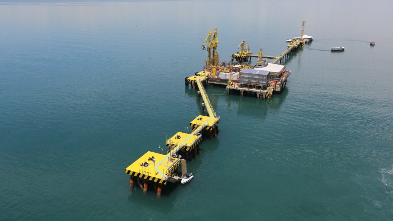 Excelerate firma novo acordo com Petrobras para locação de FSRU