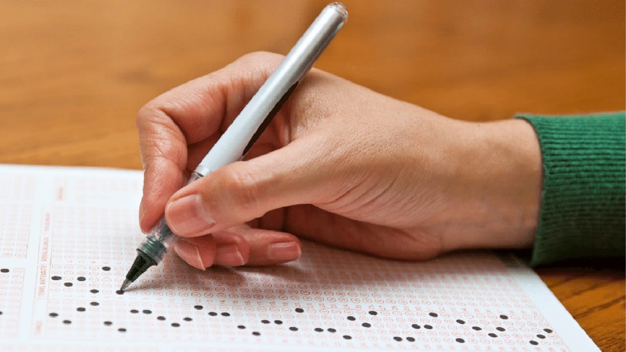 Prefeitura abre 284 vagas em concurso público na área da saúde para candidatos de nível médio e superior com salários de R$ 5.997,93.